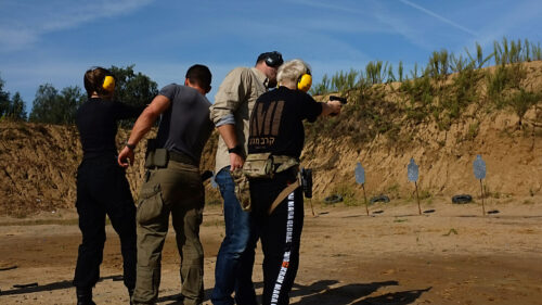 strzelanie i krav maga, trening strzelecki, pistolet, strzelnica, warszawa, lodz, instruktor, szkolenie, kurs