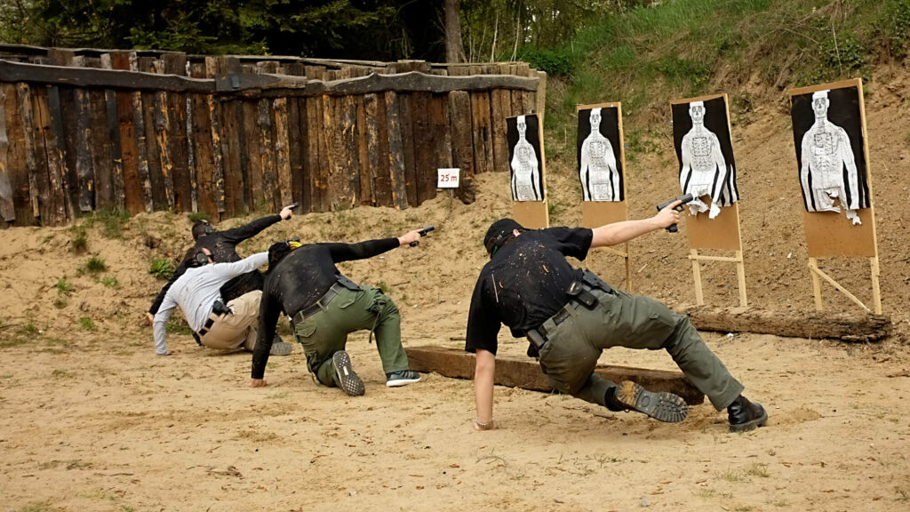 krav maga, strzelnica, strzelanie, trening strzelecki, samoobrona, walka wręcz, szkolenie warszawa, łódź