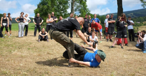 krav maga jako samoobrona, jacek walczak, instruktor, polska, warszawa, lodz, mokotów, ochota, centrum, śródmieście, gdzie na samoobronę w warszawie